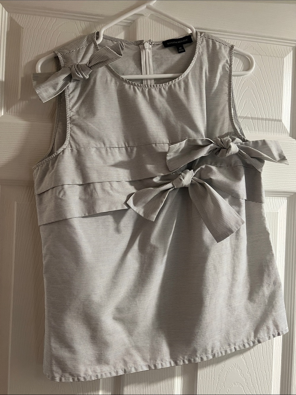 Banana Republic Light Gray Striped Bow-Accent Sleeveless Top